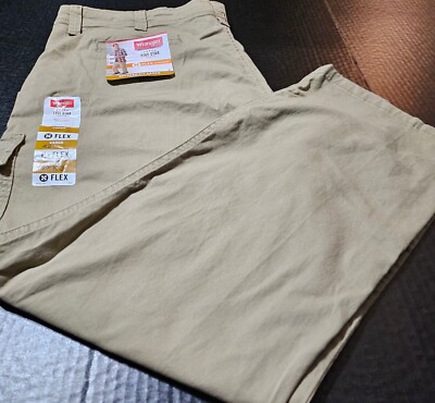 Wrangler Beige Cargo Flex Pants Straight Relaxed Fit Mens Size 42X30 NWT