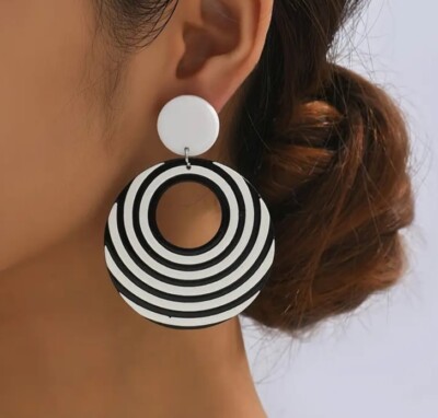 Mod Black & White Earrings 