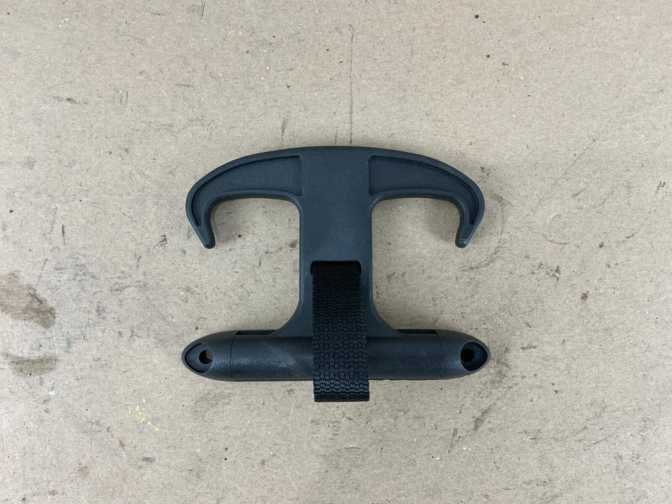 Gancho de amarre para equipaje de carga trasero derecho Audi A6 2012-2018 4G5867615 OEM Foto 3 de 4