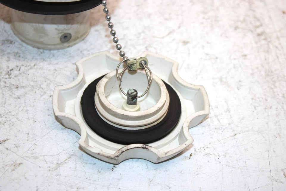 Yamaha Waverunner Lx 650 1992 OEM cuello de llenado de combustible EU0-W6783-01-00 JY22 Foto 4 de 4