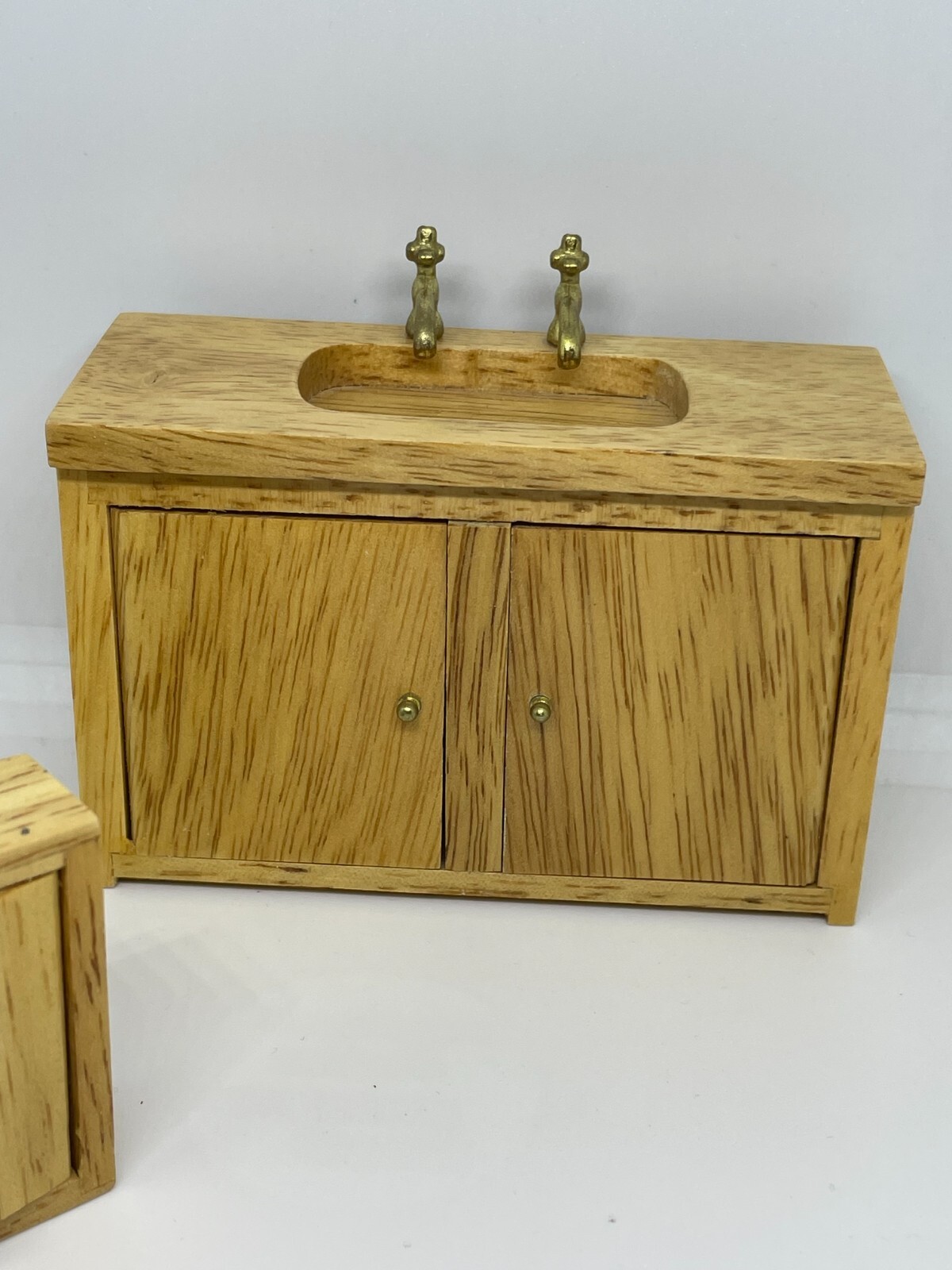 Handley House Dollhouse Miniature 1:12 Oak Kitchen Wall Upper Lower Cabinet Sink