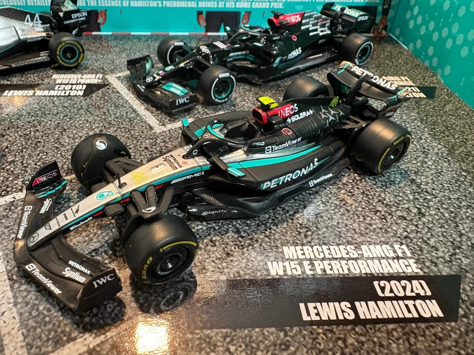 1:43 Bburago 38093 Nueva Versión 4 Coche Set Now Incluye Hamilton Británico Gp - Imagen 4 de 4