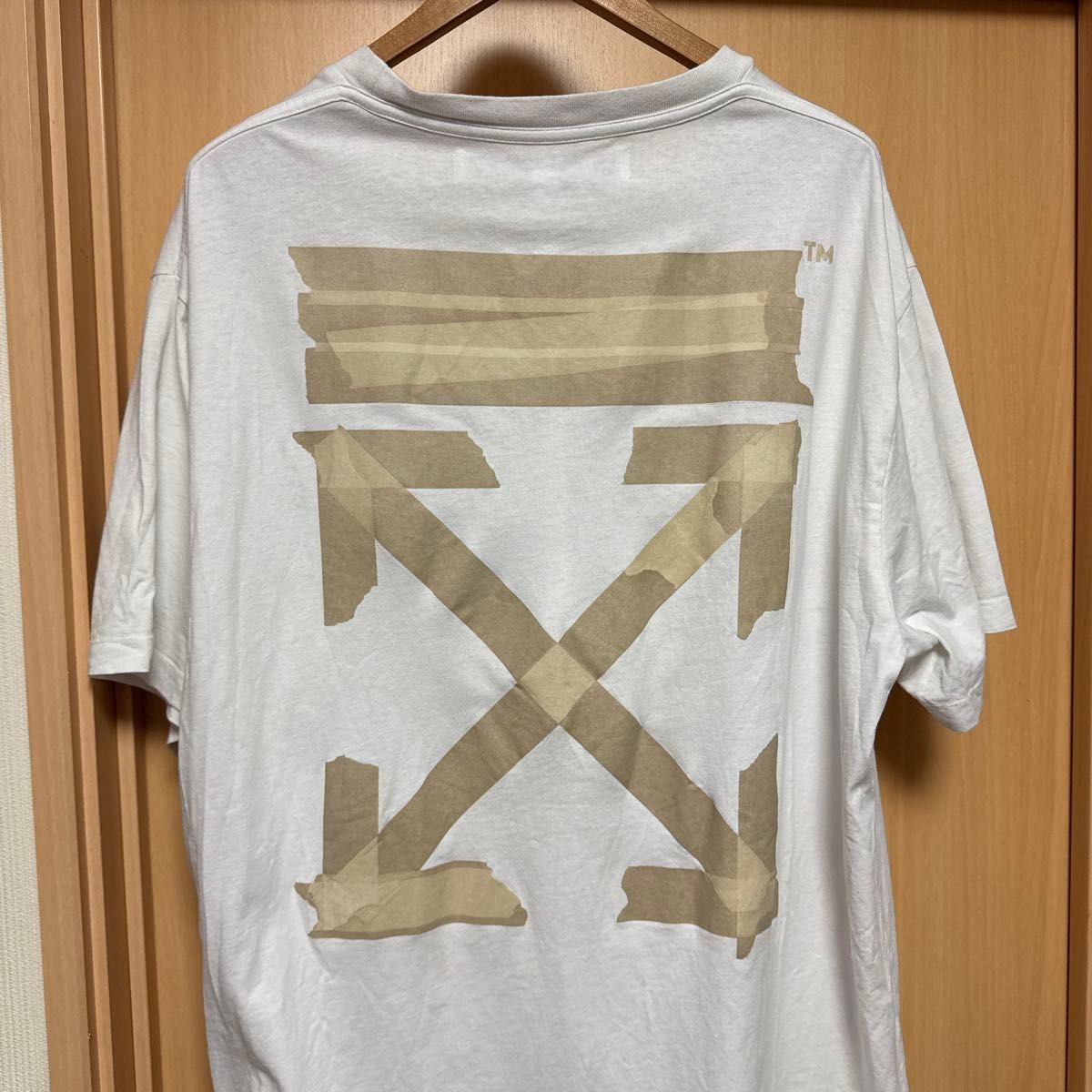 Men's Wear Off-White  Model OFF WHITE T shirt cross arrow size L white gold