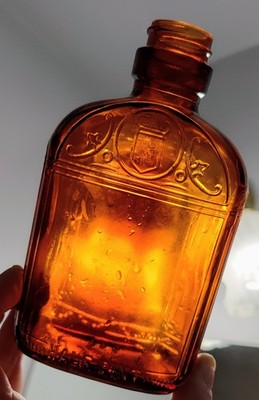 Vintage Hiram Walker Whiskey Flask Half Pint USA Version