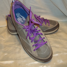 Dansko Sabrina sneakers Shoes Taupe and Purple Laces size 41 US 10