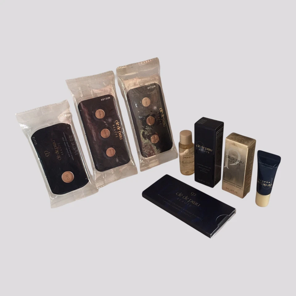 Base en crema a polvo Cle De Peau 7 piezas O10, tonos correctores: marfil, almendra Foto 4 de 4