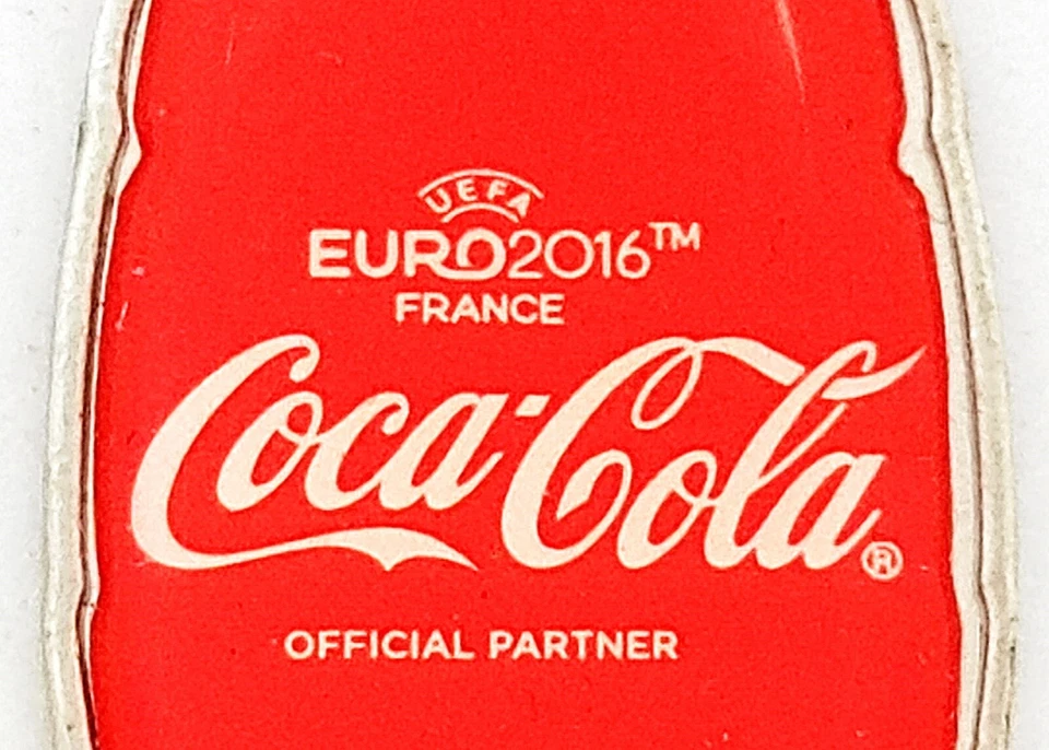 AUTHENTIC COCA COLA UEFA FRANCE EURO 2016 FOOTBALL CHAMPIONSHIP METAL KEYCHAIN - Image 2 of 3
