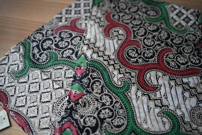Tissu Batik Coton de Solo Java Indonesie – fleuri 248 cm x 103 cm NEUF - Photo 1/3