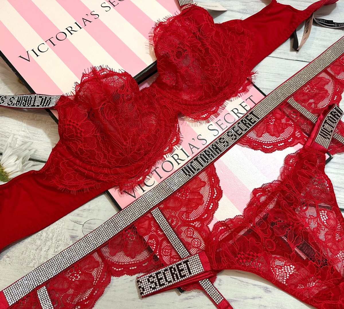 Victoria's Secret Shine Strap Wicked Unlined Bra Thong Garter Set