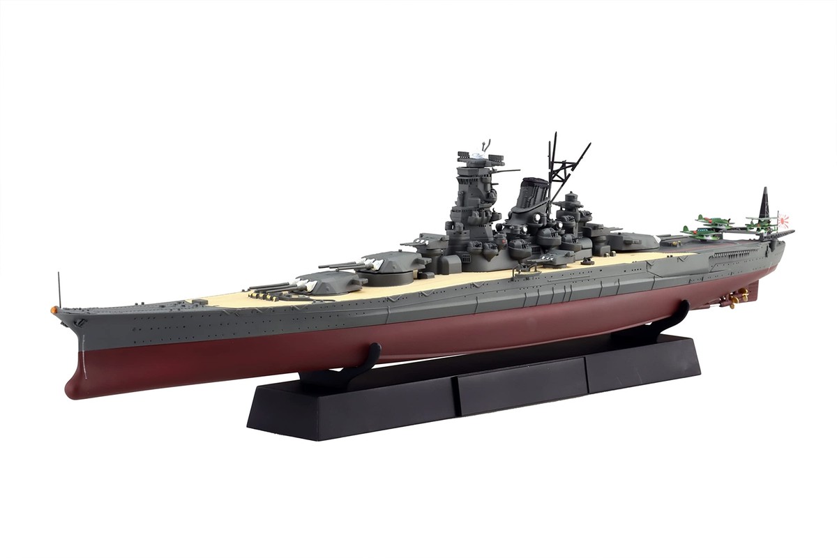 1/700 IJN Battleship Musashi (1942) Full Hull Model Plastic Model