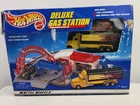 Hot Wheels Deluxe Gas Station W VW Big New Vintage 1998