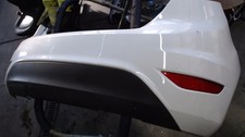 Ford Fiesta 1.25 JA8 Stossfängerverkleidung Bj 2012 Farbe Weiss