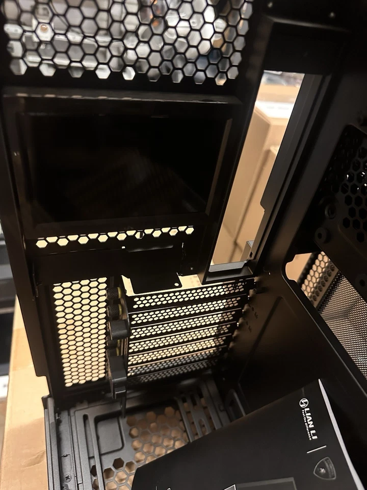 LIAN LI O11 Dynamic EVO RGB Automobili Lamborghini Limited Edition Black - Image 2 of 4