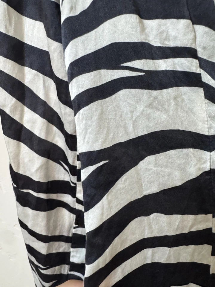 Camisa D&G Monocromática Cebra Rayas Abotonada 100% Seda Para Mujer Talla 2/4 Foto 3 de 4