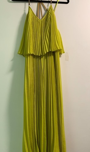 MAXI VESTIDO PLISADO BCBGMAXAZRIA LIME OSCURO JOELLE ESCALONADO XXS - Imagen 5 de 12