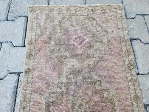 Vintage Turkish Rug – Hand Knotted Red Wool 1,5 x 3,1 ft Low Pile Turkish Carpet - Picture 5 of 9