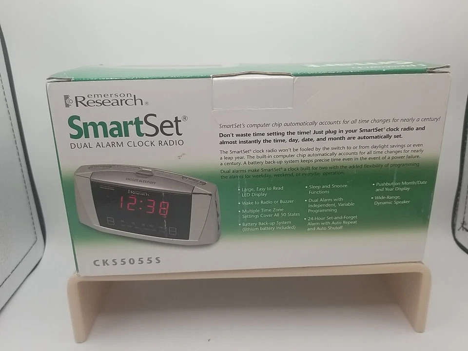 Emerson Research Smart Set Dual Auto Setting Alarm Clock # CKS 5055S Self-Set - Image 3 of 4