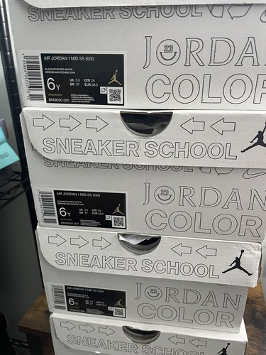 Air Jordan 1 Mid 'Bred' Text Black Red White (GS) DM9650-001 NEW DS - Picture 9 of 11