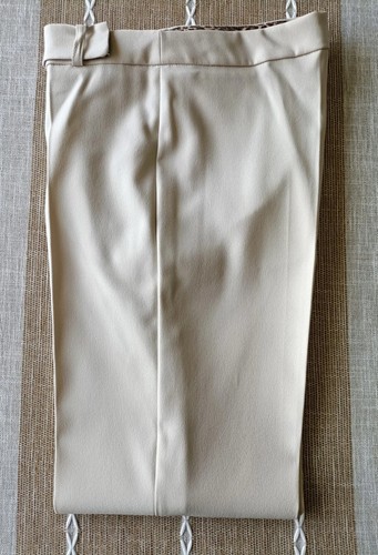 Women's Size 10 Cream Coloured Trouser Suit With some Leopard Skin look liner - Picture 7 of 9