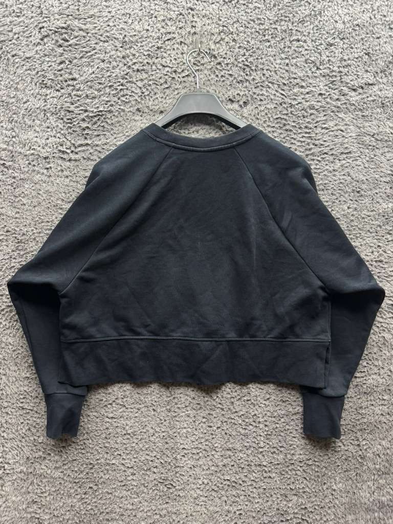 Nike Versa Embossed Cropped Pullover Training Swe… - image 2