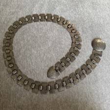 Vintage SARAH COVENTRY  Camelot  DARK SILVER METAL BELT Floral Embossed Link