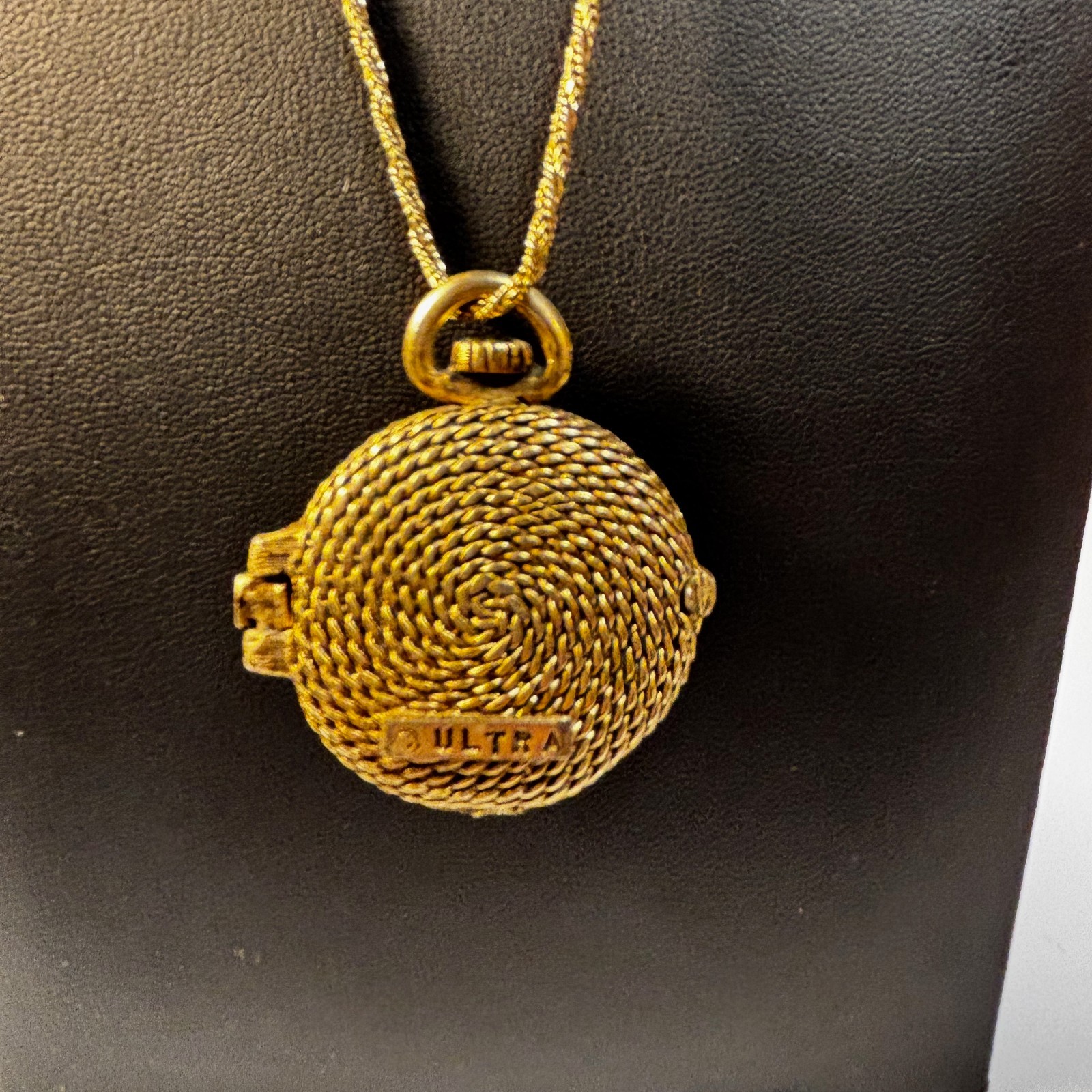 Pendant Necklace Solid Perfume Compact Locket Vin… - image 5