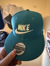Nike Mens Turquoise White Adjustable Snapback...