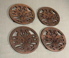 Set Of 4 VTG Pfaltzgraff Village Copper Trivet 7” Round Folk Art Wall Hanging