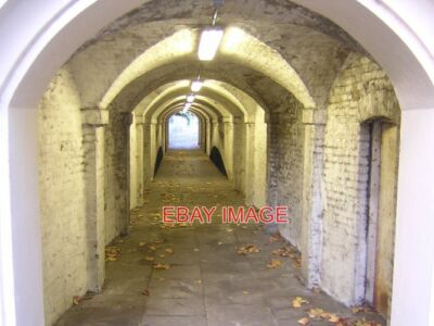 FOTOTUNNEL UNTER DER MARYLEBONE ROAD DIESER TUNNEL VERBINDET ZWEI BEREICHE DES PRIVATEN GARTENS