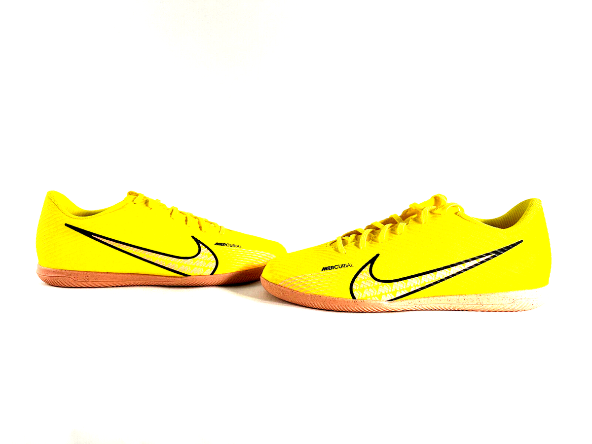 Nike Mercurial Vapor 15 Club IC Soccer Shoes Yellow Strike Mens Sz
