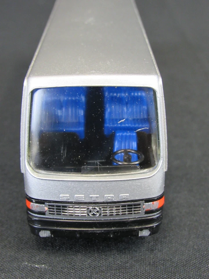 Cursor-Modell 579 1:60 Diecast Kassbohrer Setra Typ S 215 HD Bus MIB MZ672 - Image 2 of 4