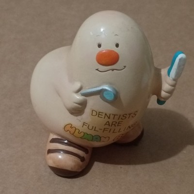 VINTAGE 1981 MORGAN ENESCO DENTISTS ARE FUL-FILLING HUMAN BEANS FIGURINE