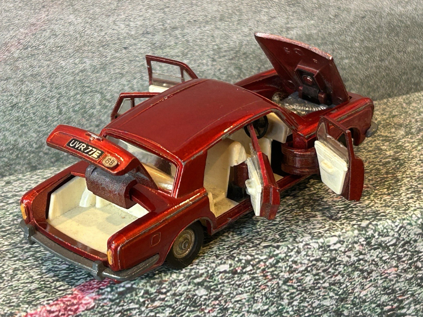 Dinky 158, Rolls Royce Silver Shadow - Free Price Guide & Review