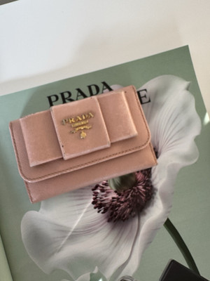 Original PRADA Milano Schlüsseletui  für 6 Schlüssel Pink Gold Logo gebraucht