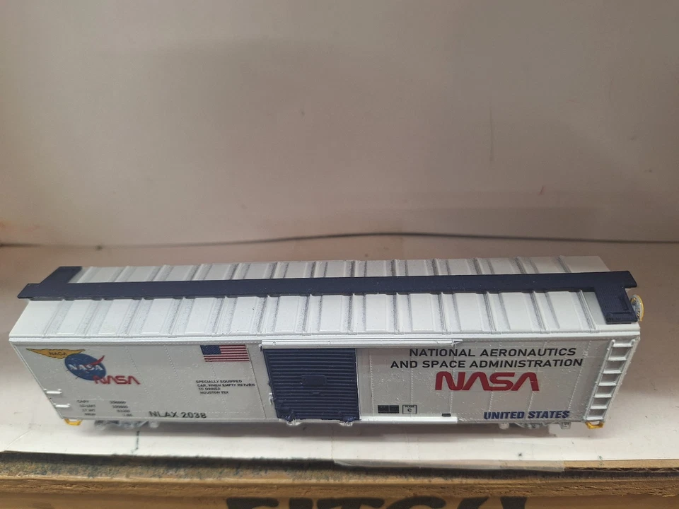 ATHEARN HO 50FT CUSTOM NASA BOXCAR - Image 2 of 4