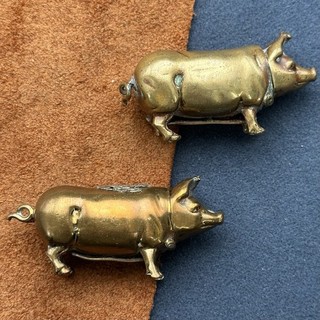 ANTIQUE BRASS PIG FIGURAL MATCH SAFE VESTA HOLDERS LOT OF 2 PIGLY WIGLY.