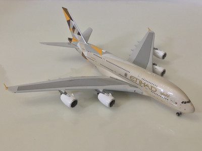 Phoenix 1:400 ETIHAD Airbus A380  Reg #A6-APJ / PLZ READ