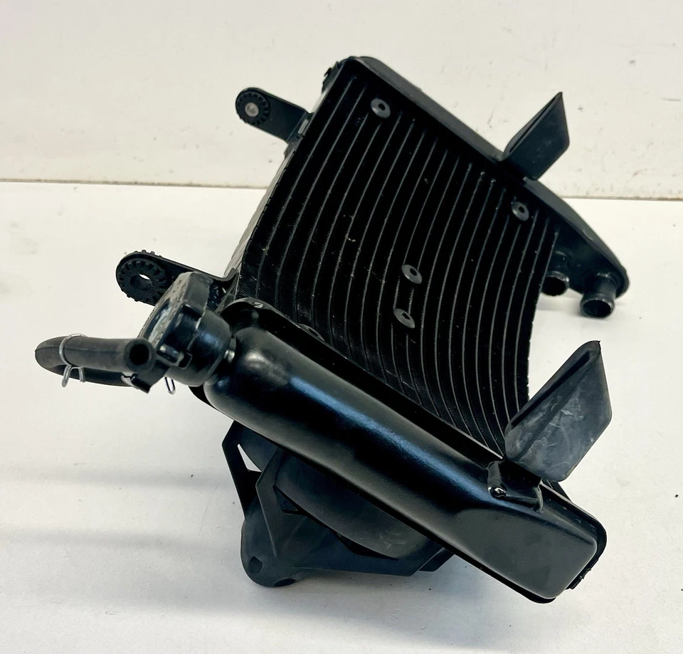 Refrigerador de radiador genuíno 2004 Ducati 999 S R SBK 2,45 litros + conjunto de ventilador 54840401A - Imagem 2 de 4