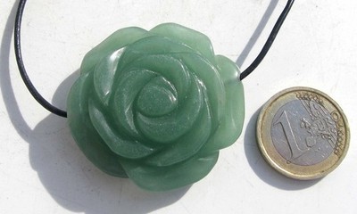 Jade Rose Anhänger gruen, waagerecht gebohrt (A790)