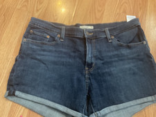 Womens/Levi Shorts Sz.34 41"waist 4" length 11" Rise