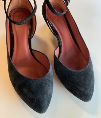 Bottega Venetta 37 black suede upper with 1'' low wedge heel in patten leather