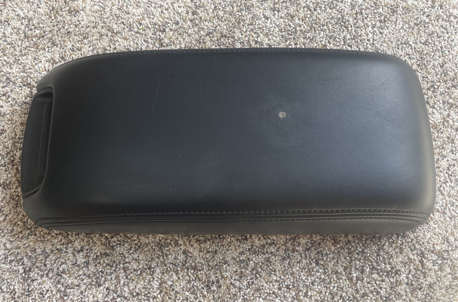 1120 DODGE JOURNEY CENTER CONSOLE LID COVER TOP ARMREST ARM REST