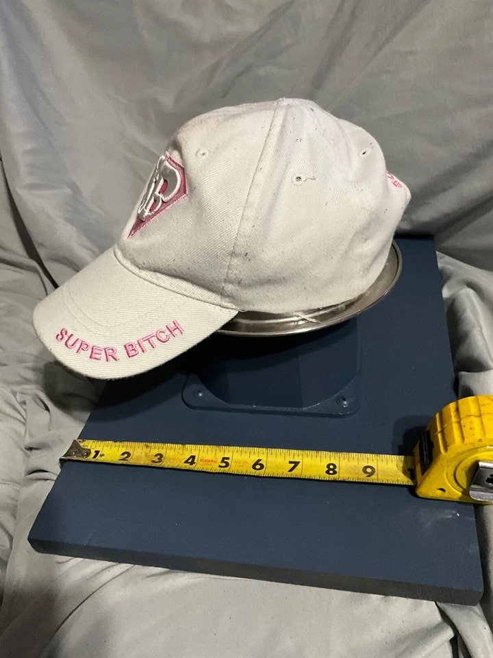 Gorra blanca con rosa bordada Super Perra chica mala mujer atrevida Foto 2 de 4