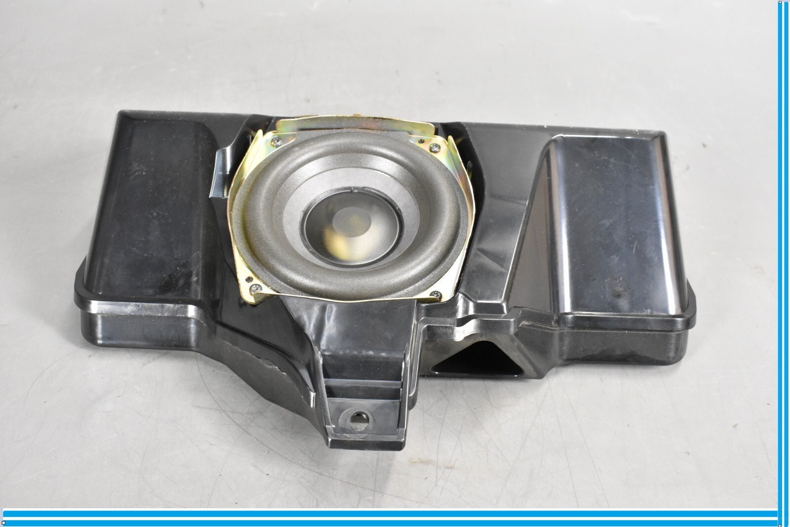 03-12 Maserati Quattroporte Sub Box and Woofer Speaker Audio Bose Oem