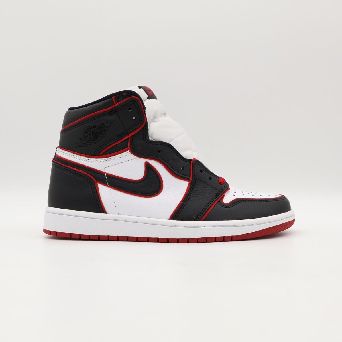 555088-062 Nike Air Jordan 1 Retro High OG Blood Line Black 555088-062 Nike Air Jordan 1 Retro High OG Blood Line Black