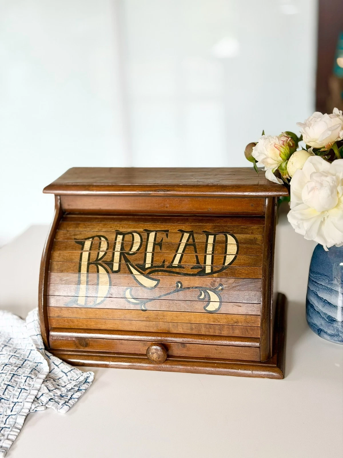 Vintage Farmhouse Roll Top Wooden Bread Box
Opens in a new window or tab