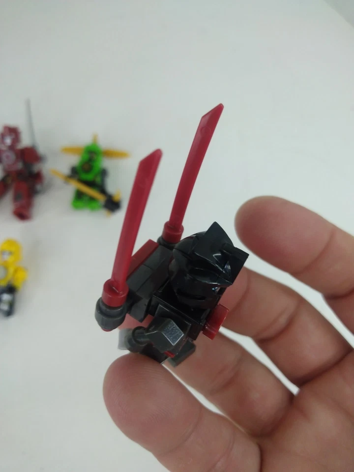 Kre-O Transformers Mini Figure Lot Bumblebee Sideswipe Grimlock - Image 4 of 4