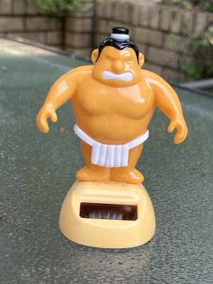 Solar-Powered Sumo Wrestler Japanese Bobble Figurine For Desk Or Car Decor