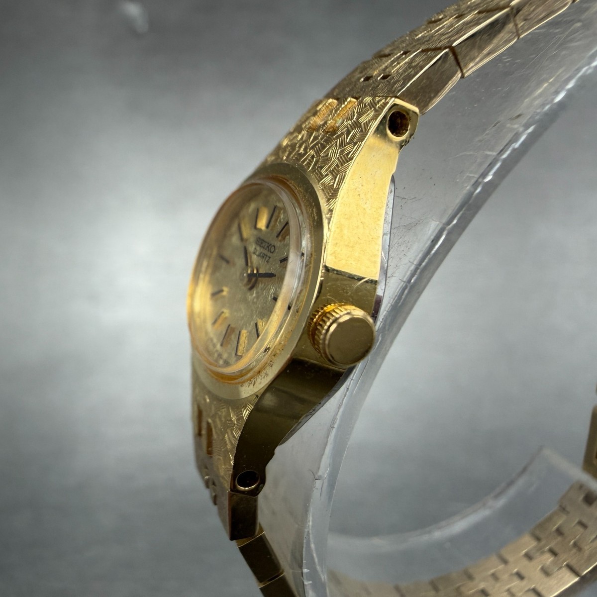 Seiko Watch Women 17mm Champagne Dial Gold Tone 2C20-5759 Oval New