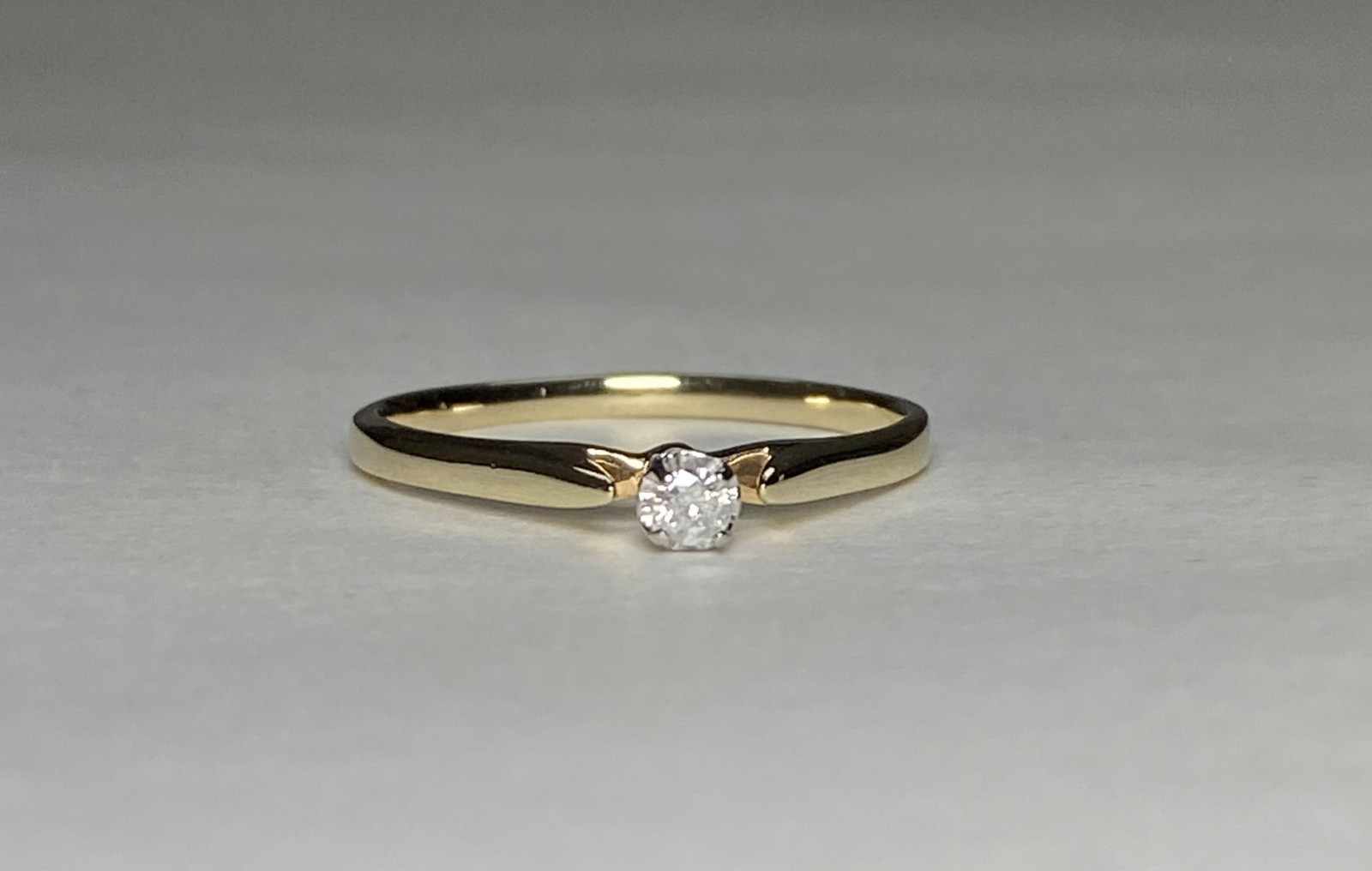 Size 7 💘 Solid 10K Yellow Gold SOLITAIRE Cathedr… - image 1